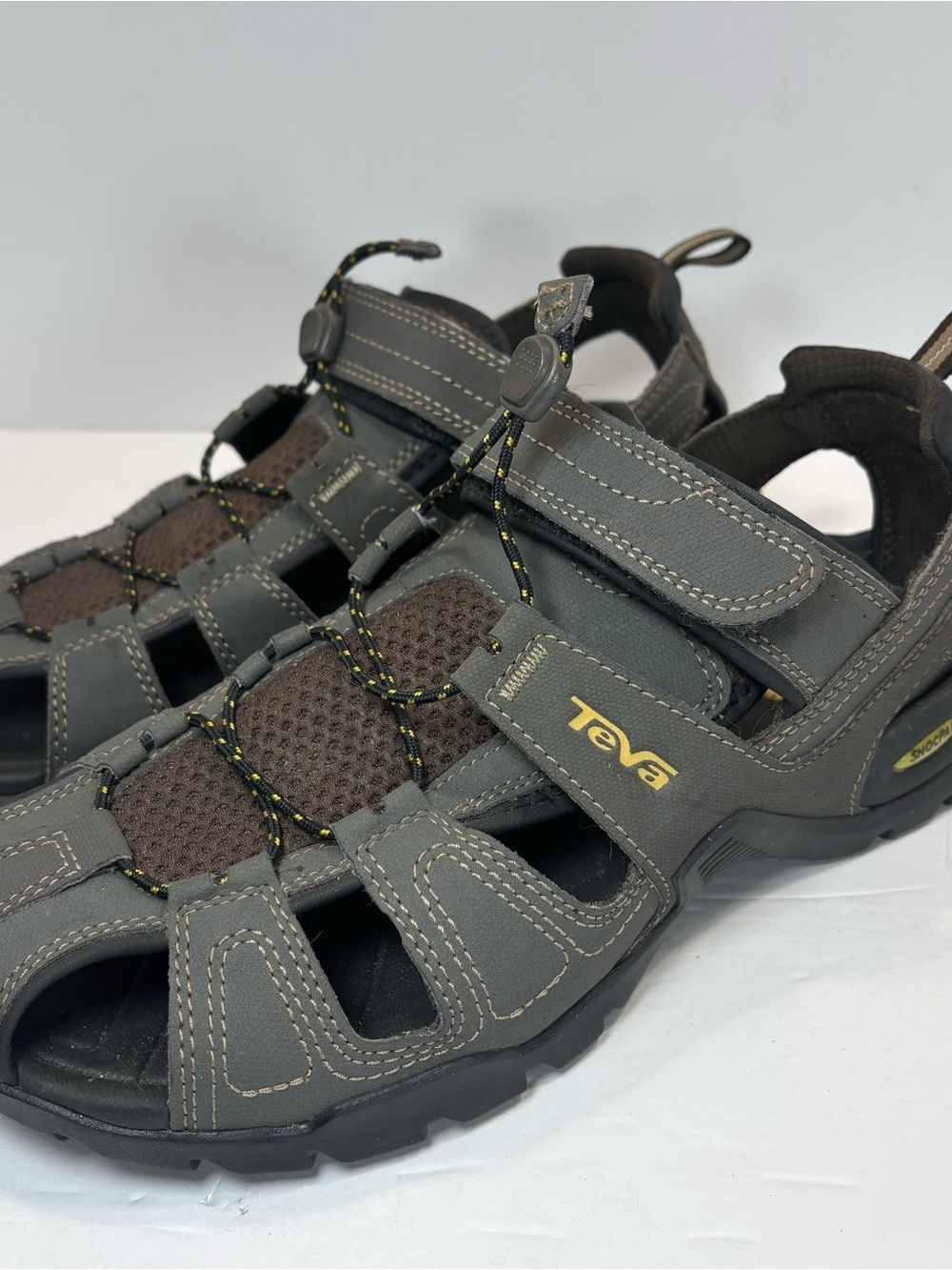 Teva Sandals Mens Sz 9 Brown Forebay Sport Hiking Closed Toe Outdoor 1001116 EUC